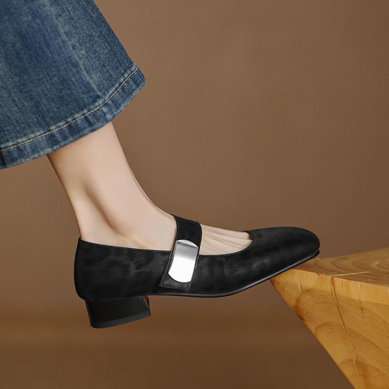 

New women s casual single shoes light mouth solid color rubber soft sole large and small size women s shoes low heel four seasons wear lazy shoes wom 39 чёрный