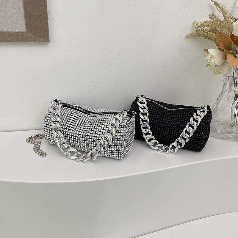 Borsa interamente di diamanti da donna nuova per la primavera e l'estate borsa da banchetto di diamanti calda catena con texture borsa a tracolla messenger con strass