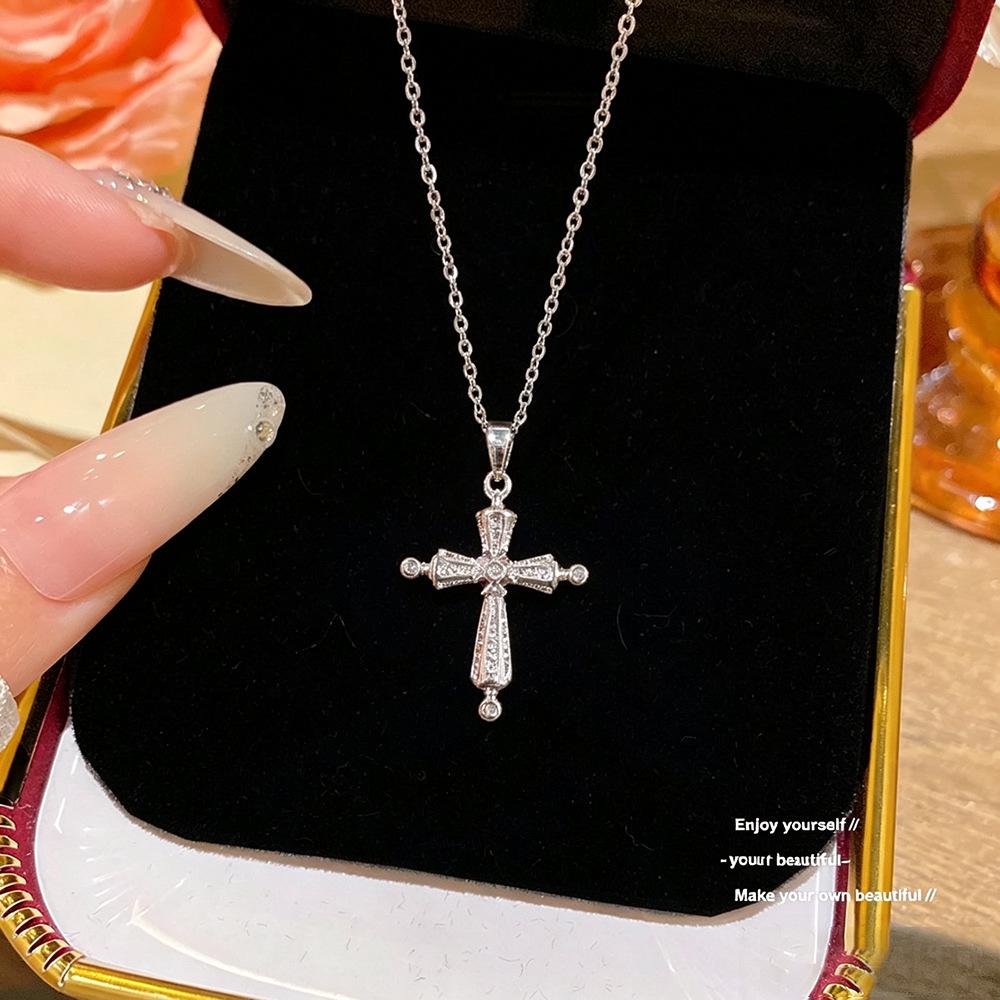 Japanese-Korean Minimalist Cross Necklace with Micro-Paved Diamonds and Clavicle Chain, Personalized Cool Style Accessory.