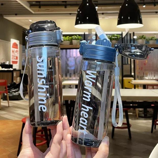 Water bottle Large capacity sports drinking cup Boys and students Plastic high temperature fitness kettle Portable straws Cup bottle