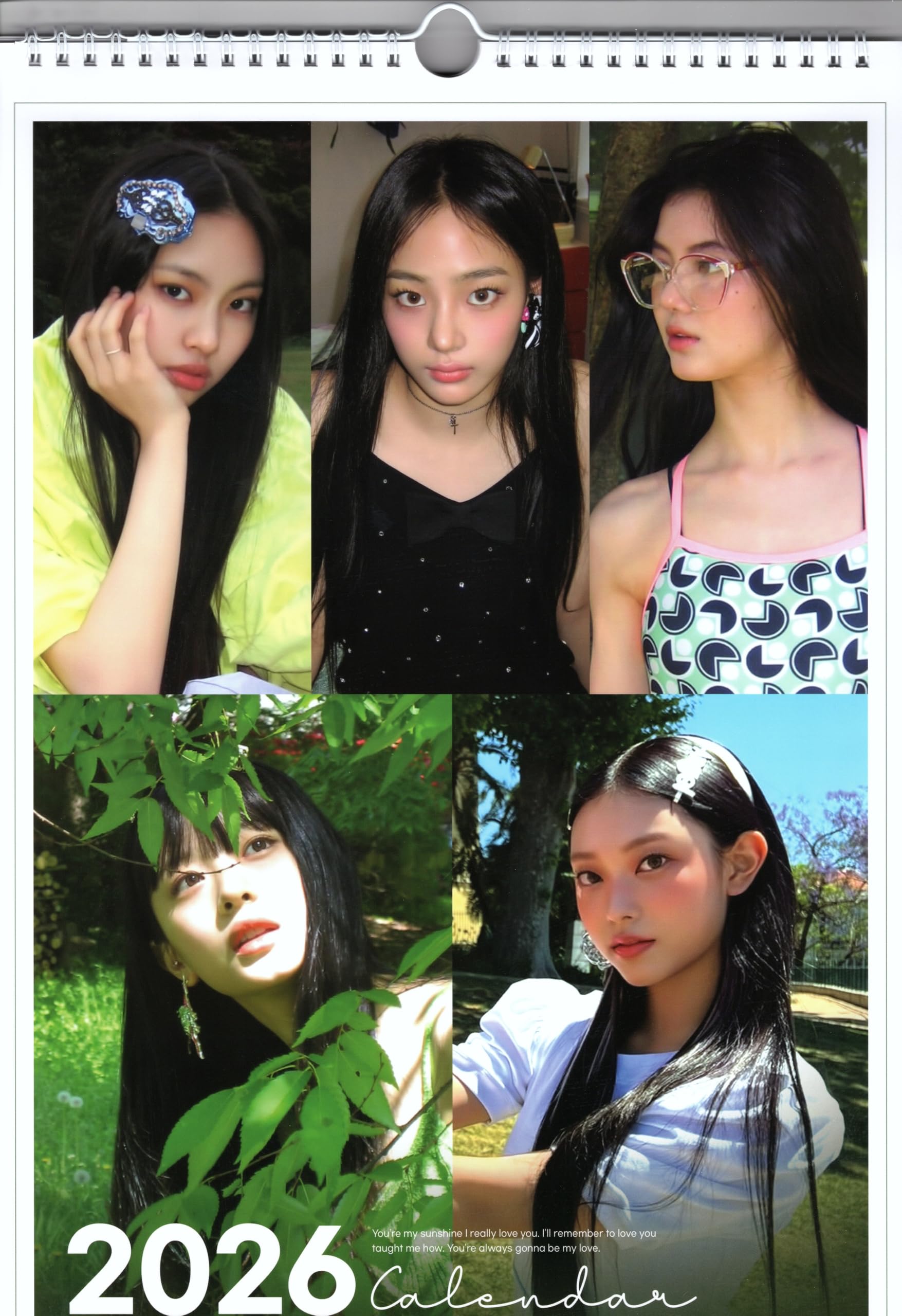 

NJZ Hani Мерч Большой настенный календарь 2026 Набор стикеров Минзи, Даниэль, Хелин, (Рэйва 8) + К-ПОП