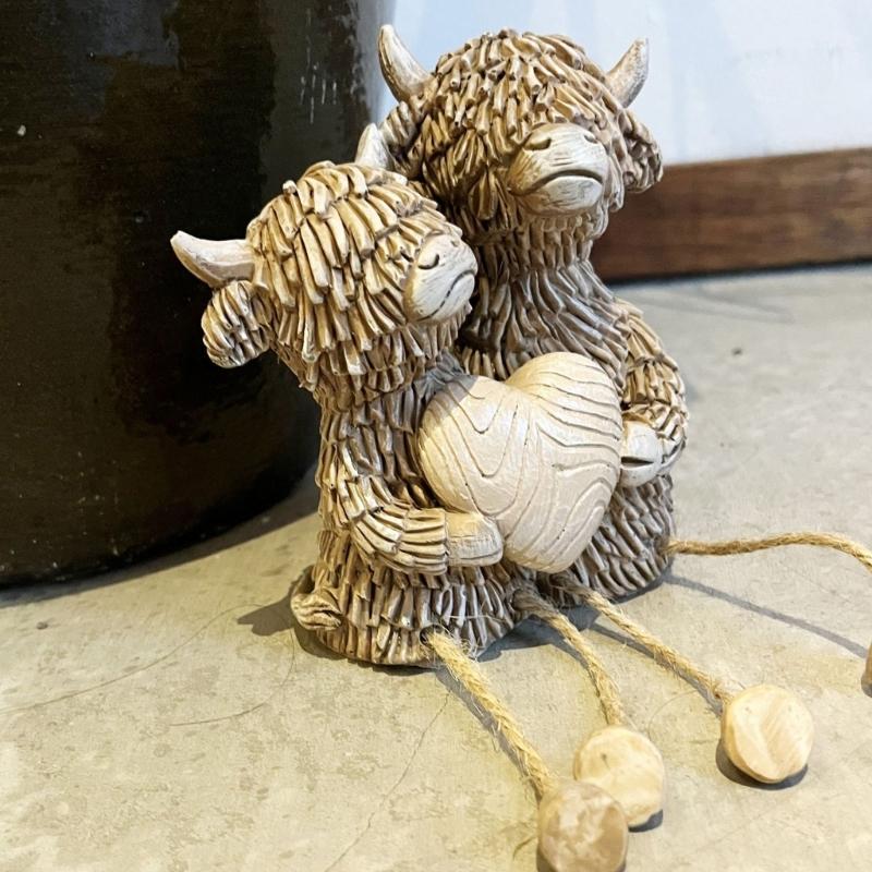 Hochland-Kuh-Figuren Dekorationen Kuh-Gnome mit Blume Harz-Statue Kalb-Liebhaber Geschenk für Bauernhaus Haus Garten Badezimmer