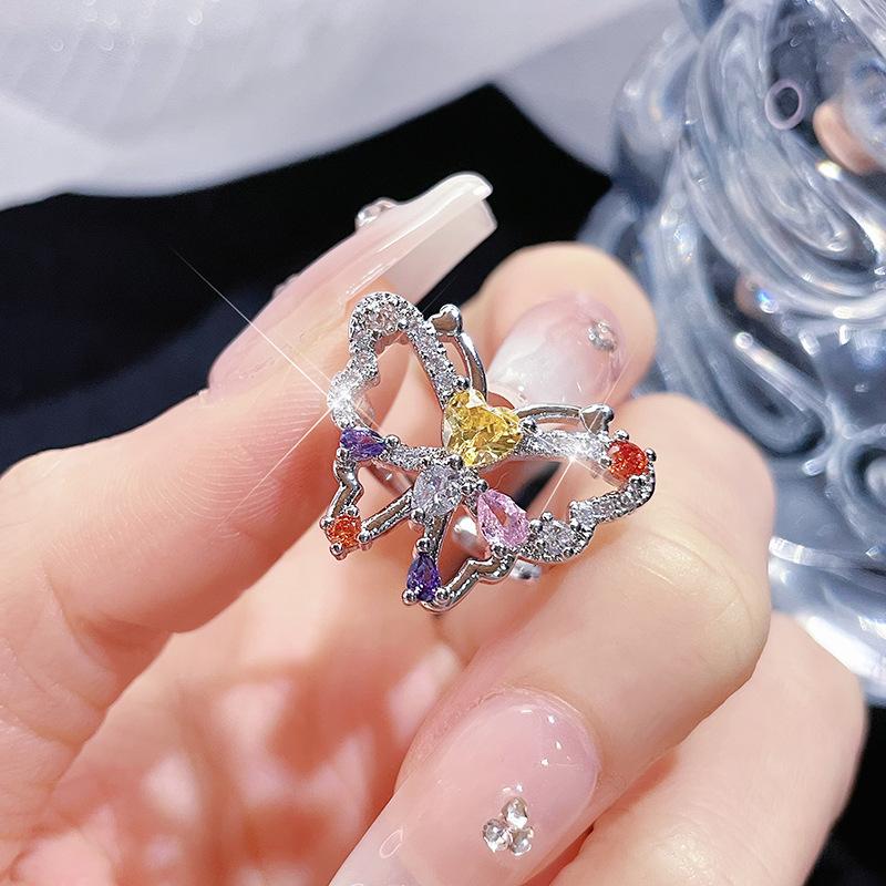 Unregelmäßiger offener Schmetterlingsring, Nischen-Designgefühl, Verstellbarer Zeigefingerring, Stapelbar, Tragen eines hochwertigen Rings