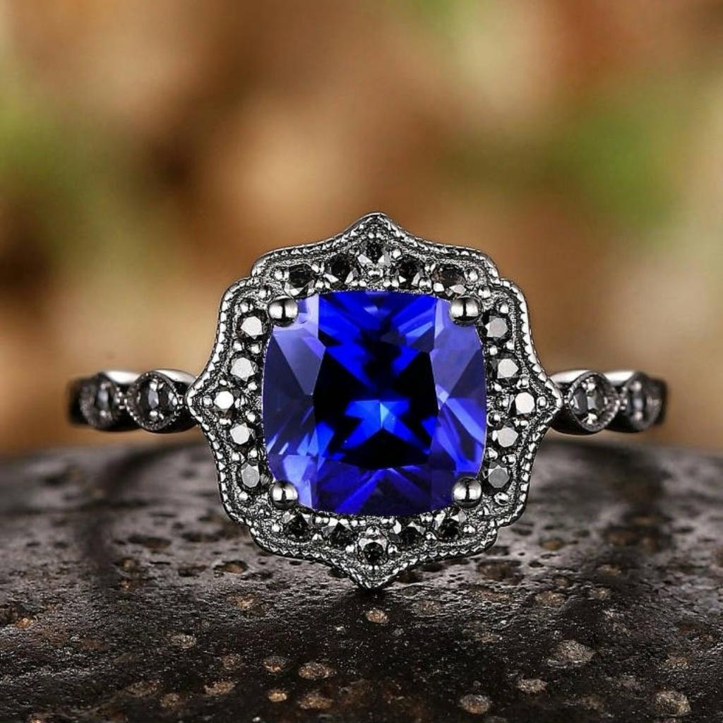 Bague de luxe 2025 Nouvelle Ins Rétro Européenne et Américaine Gun Métal Noir, Bijou Tendance Incrusté de Zircon Bleu pour Femmes