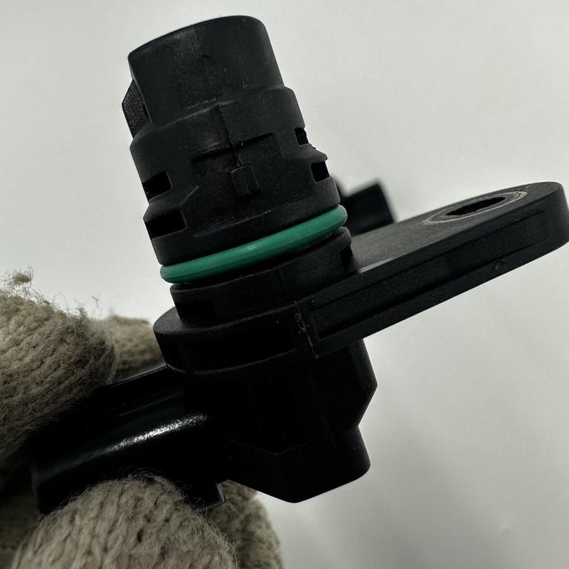 

1Pcs Camshaft Position Sensor For Hyundai Kia 2.0L 2.4L 06-15 3935025010,39350-25010