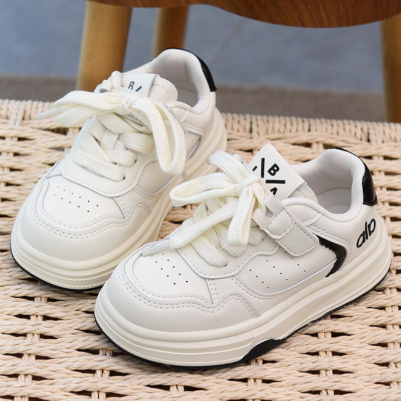 Children's Versatile Velcro Skate Shoes - Soft Sole, Fashionable, for Boys & Girls, White, Spring/Autumn 2026