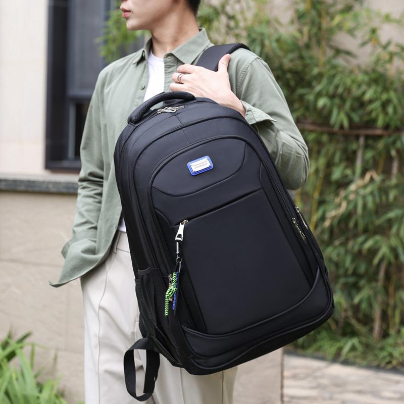 Backpack for Men Women with Minimalist Solid Color Design Suitable for Daily Commute School Travel and Office Use Modern Functional Style