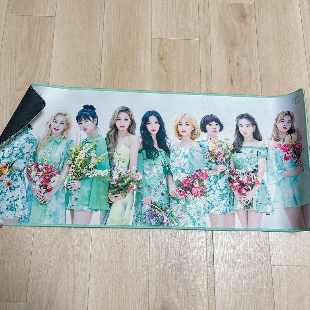 

[USED] Twice #TWICE3 Official Desk Mat