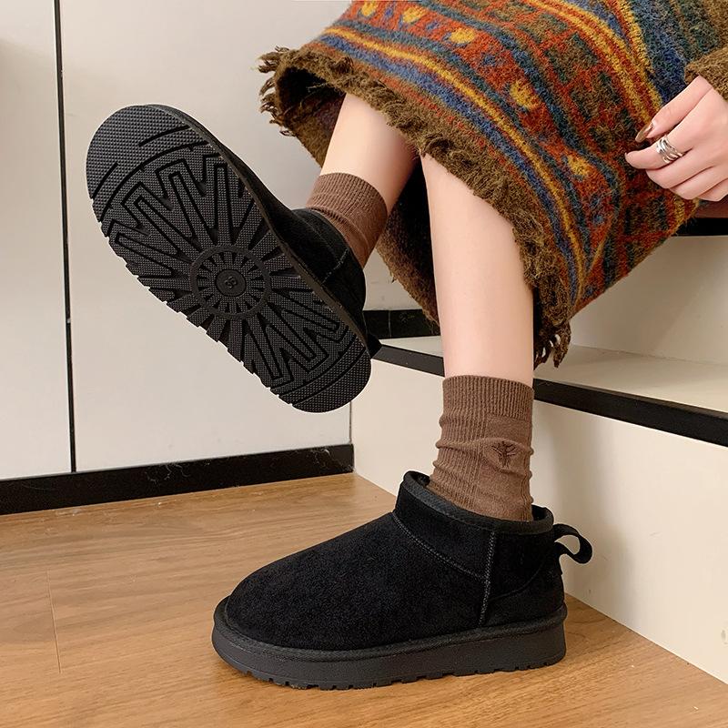 Women's fashionable lightweight soft sole winter warm one-step fur one snow boots lined with fleece non-slip casual sports cotton boots