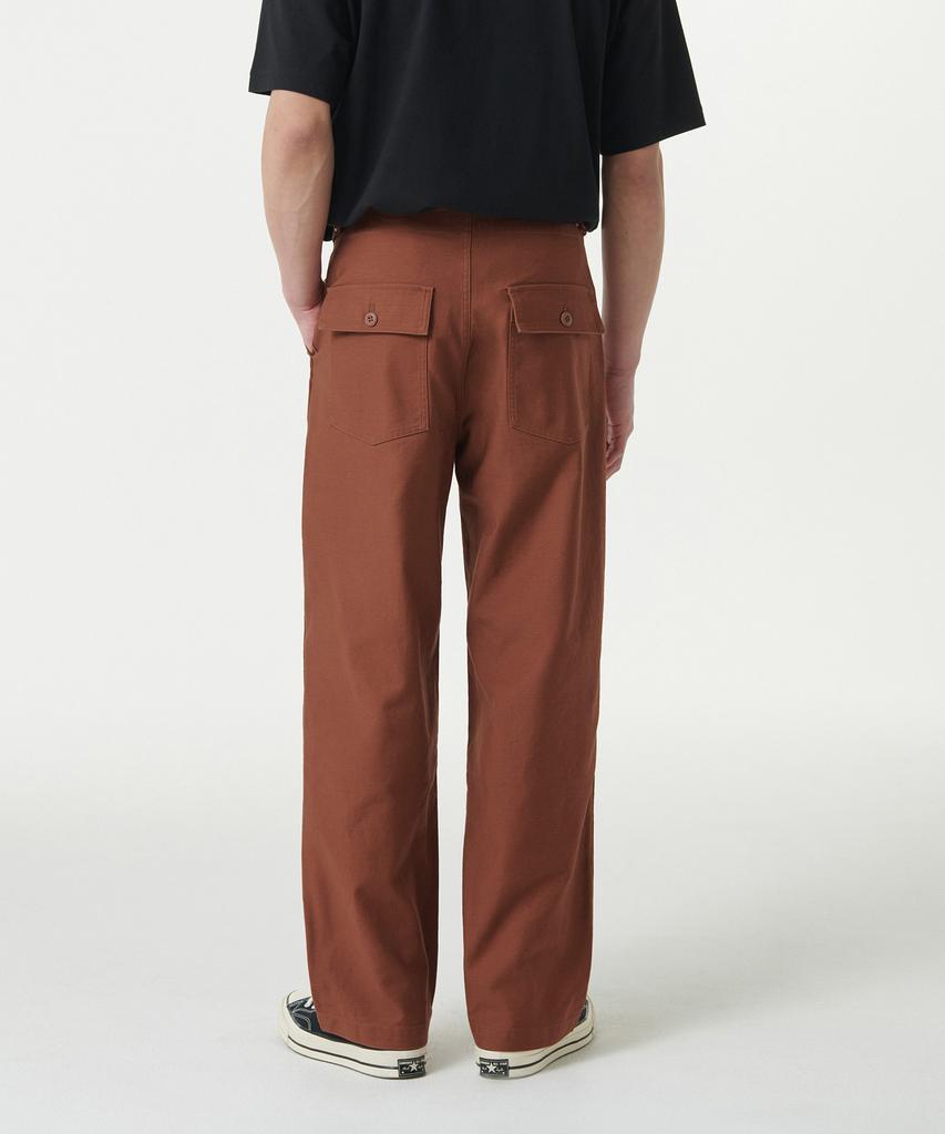 MUSINSA STANDARD Back Satin Wide Belted Fatigue Pants [Brick Red]