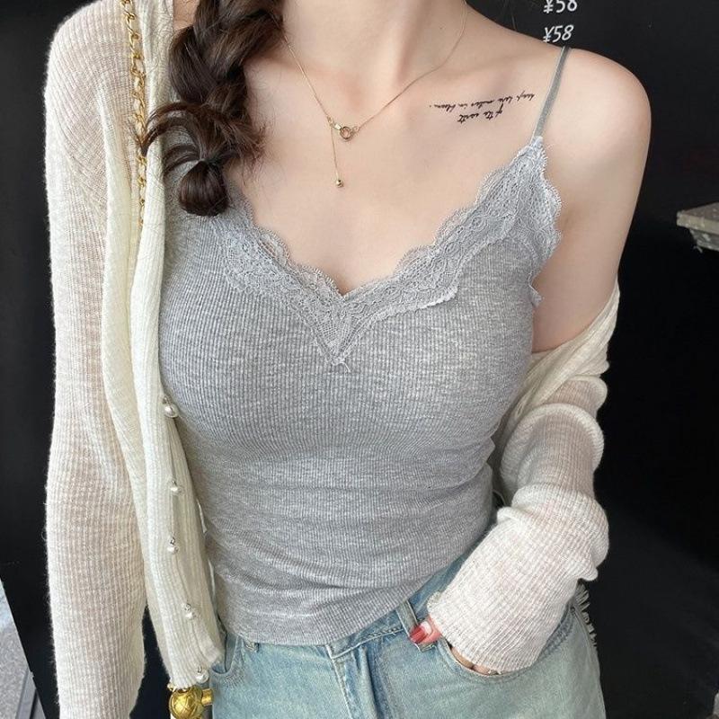 

Spice Girl больших размеров с кружевным топом-камисолью, бюстгальтером и топом с V-образным вырезом, грушевидной формы 2XS