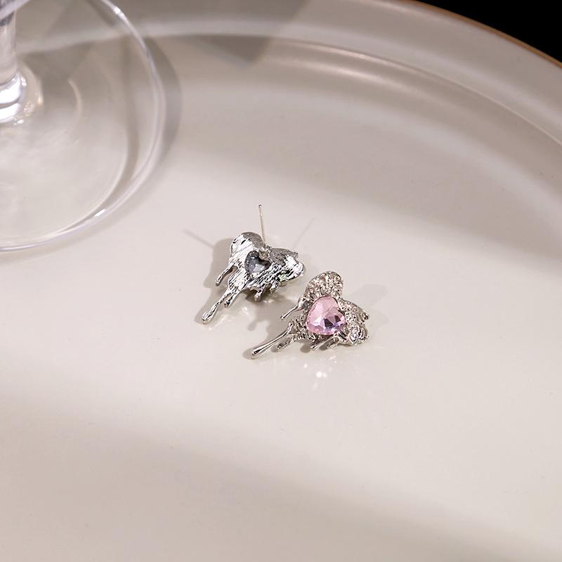 Silver Needle Pink Heart Diamond Stud Earrings - Chic and Versatile Jewelry