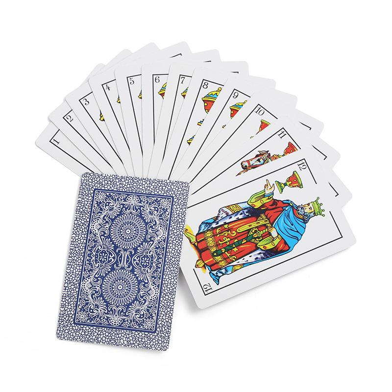 QAIPES Spanish PVC Premium Plastic Playing Cards: 32 Decks, 50 Cards Each, for Adult Poker