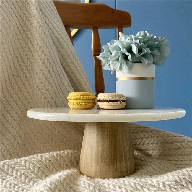 

Akayev Marble 25 Cm White Round Serving Plate with Tapered Wooden Legs