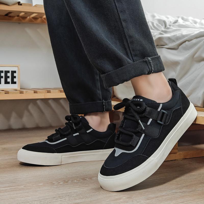 Skate Shoes Comfort Casual Vulcanized Sneakers Men Skateboarding Flat Comfortable Canvas Casual Breathable Sneakers Street Style