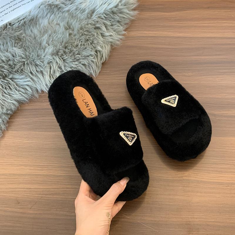 

Сказочный ветер плоская подошва пушистые тапочки женские для улицы 2025 осень и зима новые универсальные нескользящие домашние однословные хлопковые тапочки 40 чёрный