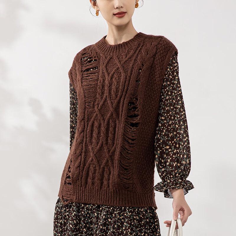 Rundhals-Strickweste im Zopfmuster