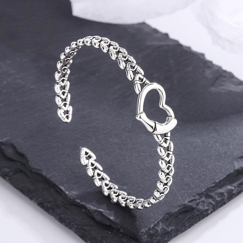 Vintage Woven Bracelet for Women, Heart-shaped Chain Design Bracelet