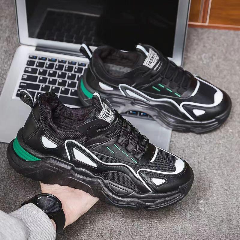 Nuove scarpe estive da uomo in rete traspirante scarpe alla moda versatili casual da papà scarpe da uomo alla moda scarpe sportive piccole bianche a suola piatta