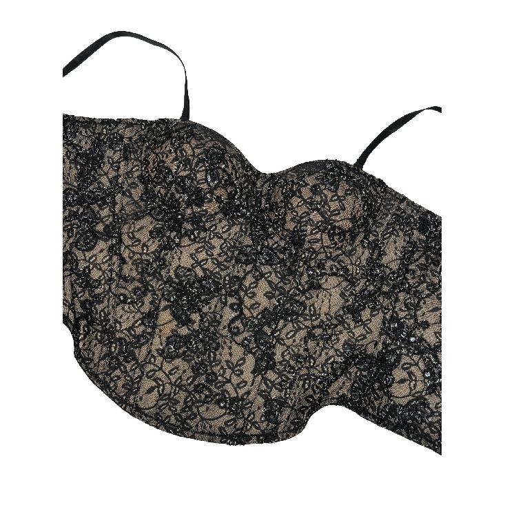Corsetti, abbigliamento da donna alla moda ed elegante