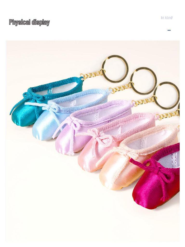 Ballettschuh-Anhänger: Handgefertigter Satin-Spitzschuh-Anhänger Schlüsselanhänger
