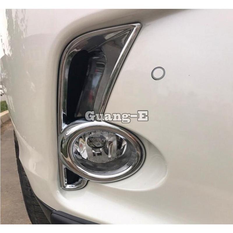 Car Body Front Fog Light Lamp Detector Frame Stick ABS Chrome Cover Trim For Toyota Highlander 2015 2016 2017 2018