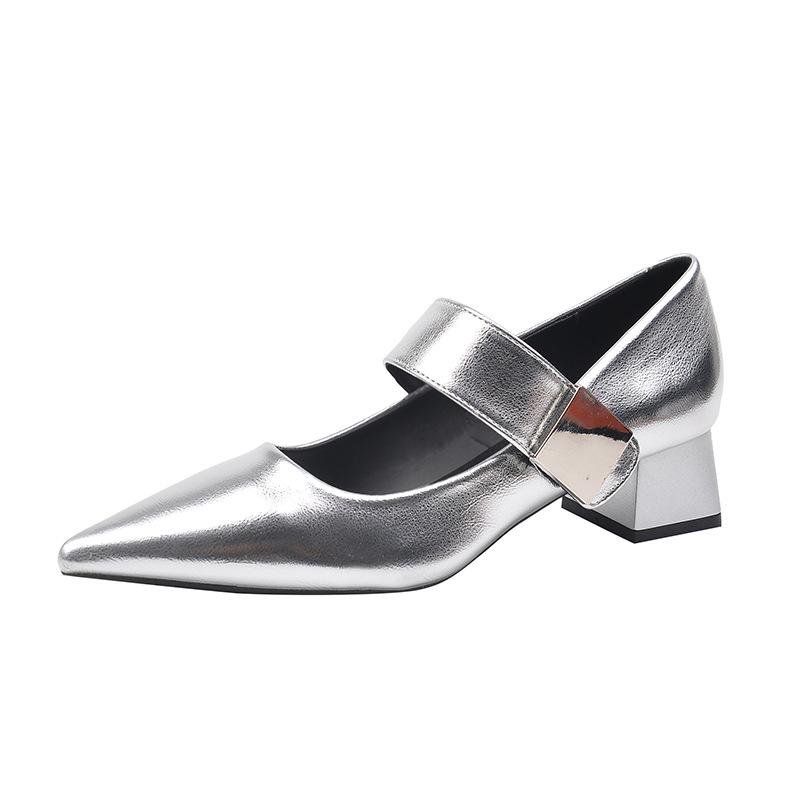 Neue Retro Mary Jane Schuhe Damenschuhe Metallschnalle leichter Ausschnitt niedriger Absatz Nische mit Rock spitz zulaufende einzelne Schuhe
