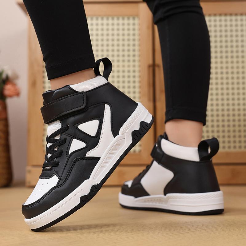 Children Casual Shoes Leather Easy To Put on Take Off School Sports Shoes Boys New Flat Non Slip Outdoor Walking Board Shoes