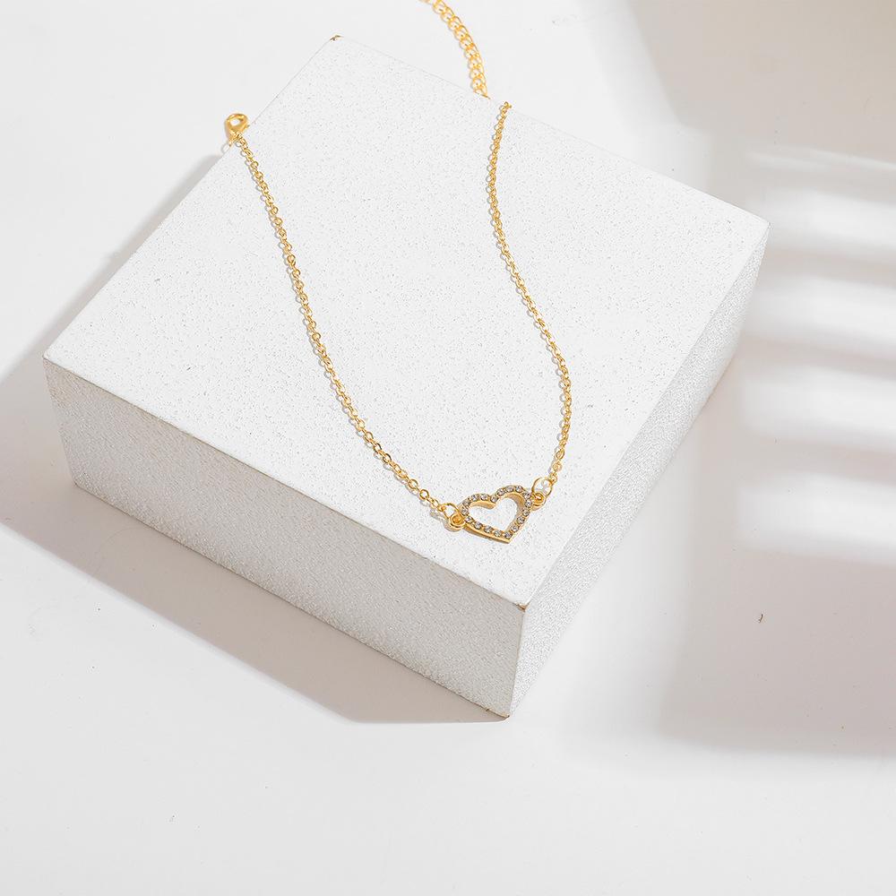 Fashion Rhinestone Heart Choker Necklace For Women Short Chain Shape Pendant Collares Necklace Ethnic Bohemian Jewelry Kolye