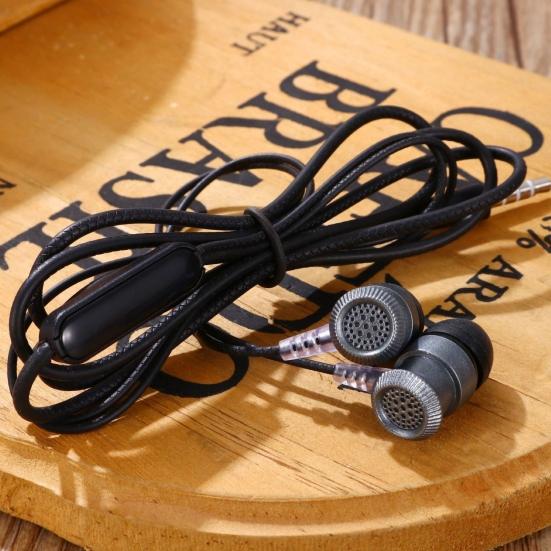 Universal In-ear Wired Stereo Bass Noise Reduction Music Earphone Headphone