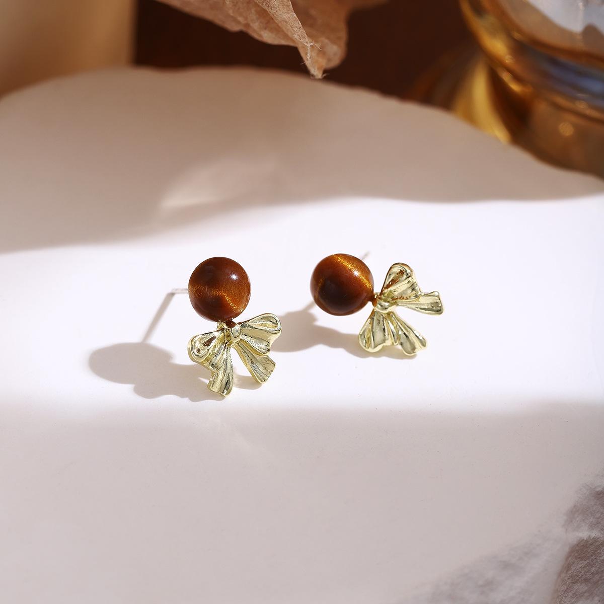 French Retro Round Bead Bow Temperament Earrings, Autumn And Winter Maillard High-End Light Luxury Design Exquisite Earrings