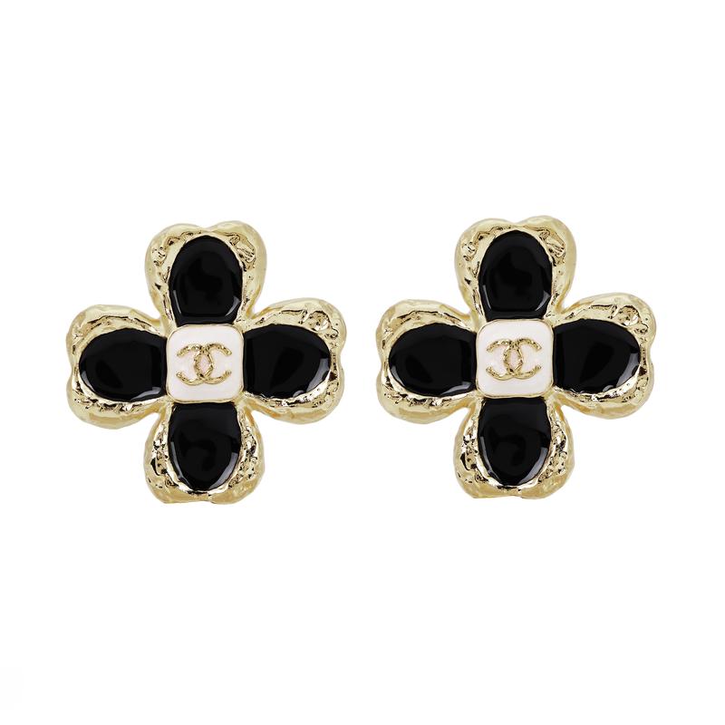

CHANEL [23K new products] Classic Double C Flower Metal Glass Earrings Women s Black чорний