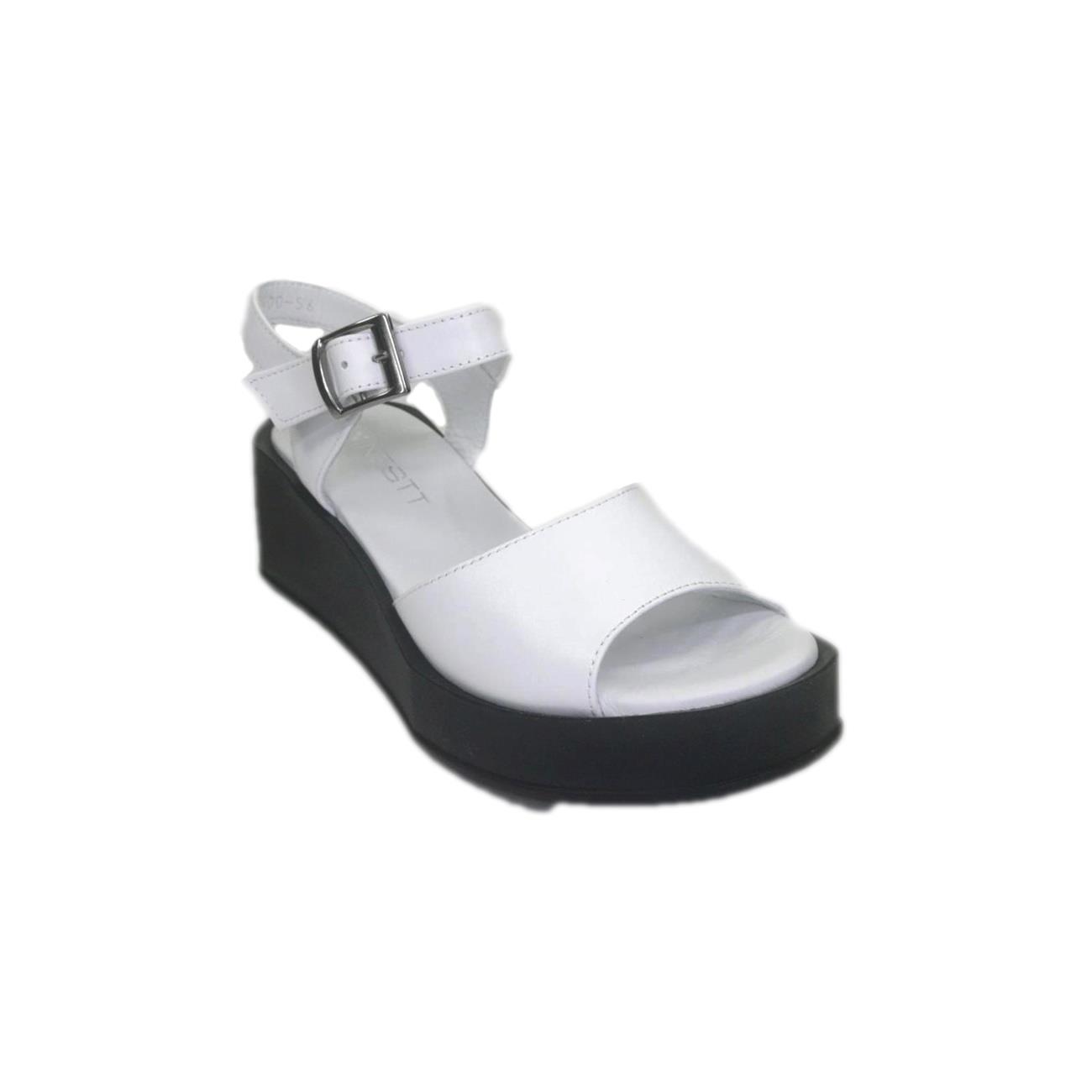 

Женские кожаные сандалии Janest 146-4500