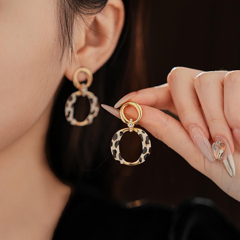 Silver Needle Diamond Teardrop Pendant Stud Earrings - Vintage Luxury Design