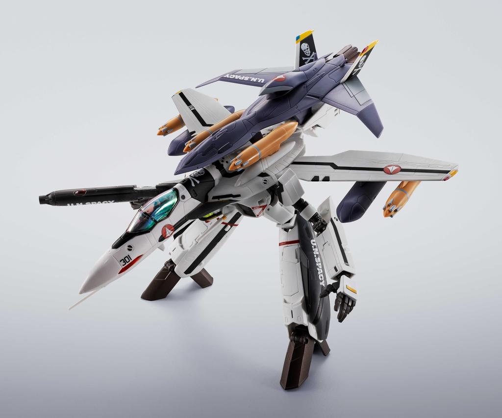 TAMASHII NATIONS R Macross Zero Phoenix ABS PVC Movable Figure HI-METAL VF-OS (Roy Focker's Custom) + QF-2200D-B Ghost, Approx. 140mm, & Die-Cast &