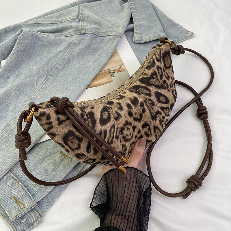 Niche Leopard Print Bag Autumn and Winter New Versatile Messenger Dumpling Bag Popular Croissant Bag