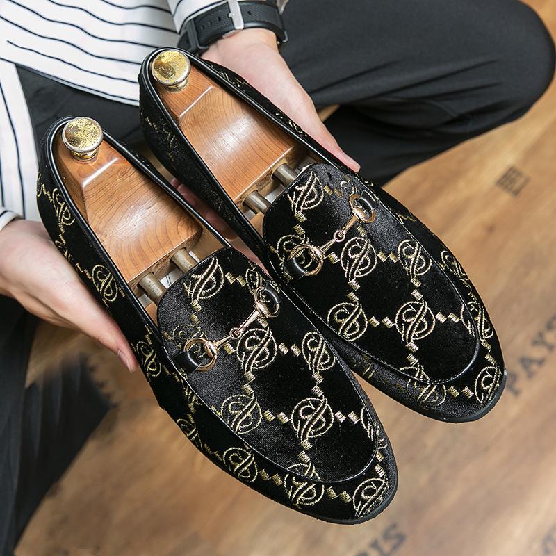 Independent Station European and American Fashion Embroidered Loafers Men's British Style Large Size Solid Color Horse Tip Buckle Leather Shoes