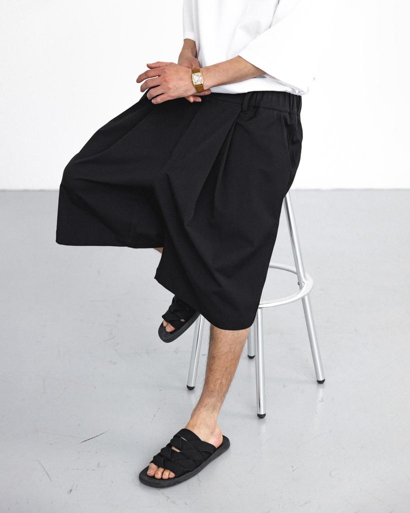 ANGLAN Double Tuck Half Slacks - Black
