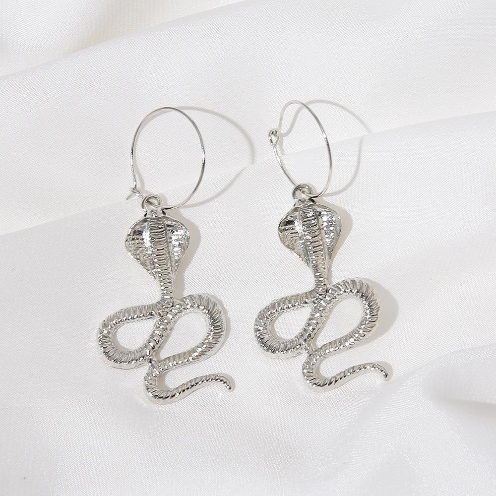 Personality Twisted Geometric Hip-Hop Earrings Female, Exaggerated Snake-Shaped Fashion Relief Long Stud Earrings