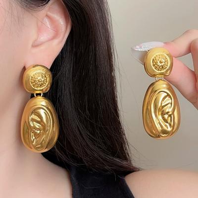New Personalized And Exaggerated Metal Earrings Women's Light Luxury Retro Gold Earrings Fashionable Punk Jewelry Accessories
