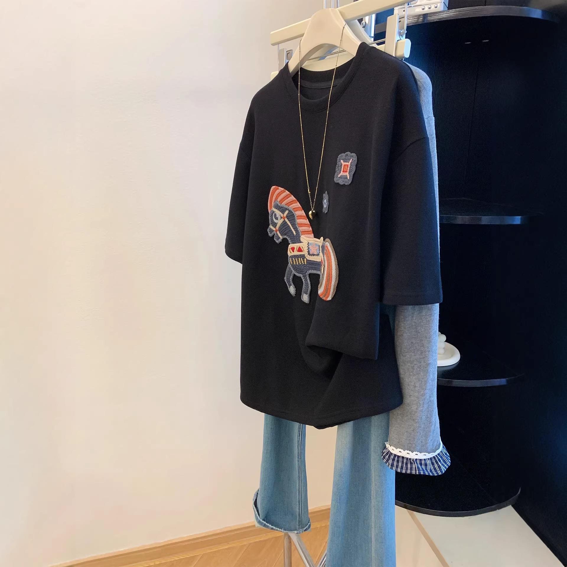 Retro Chic Horse Print Short-Sleeve Women s Slimming T-Shirt M - 40-52.5 kg чёрный