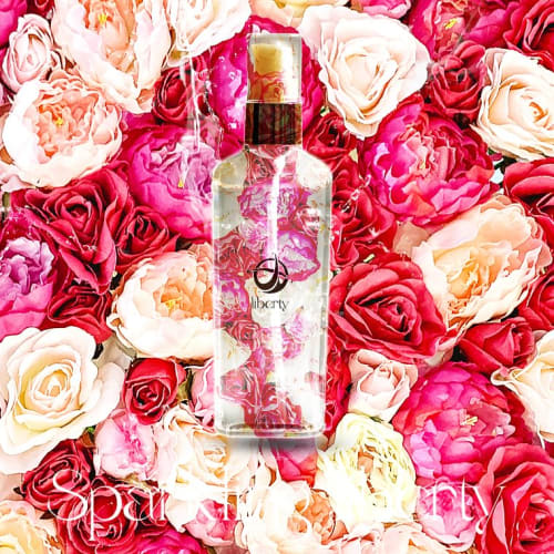 Beautiful skin and face in just one minute! The world's highest rose content Liberty serum