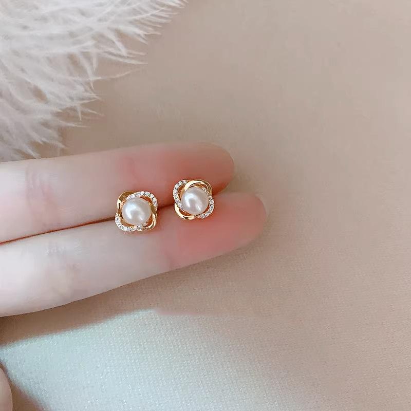 S925 Silver Stud Earrings with Elegant and Sophisticated Pearl Stud Earrings