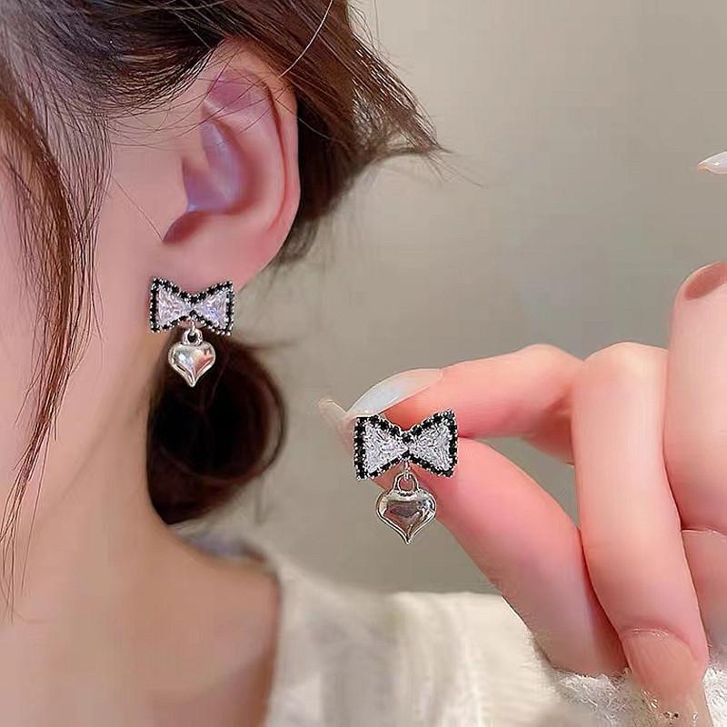 Silver Needle Heart Bow Earrings - Japanese & Korean Sweet, Cool Design for Women чёрный