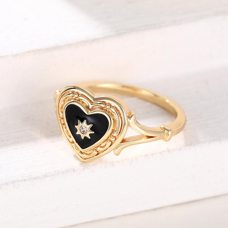 Fashion Gold Dark Ring, Epoxy Heart-Shaped Light Luxury Ring, Gothic Women'S Ring