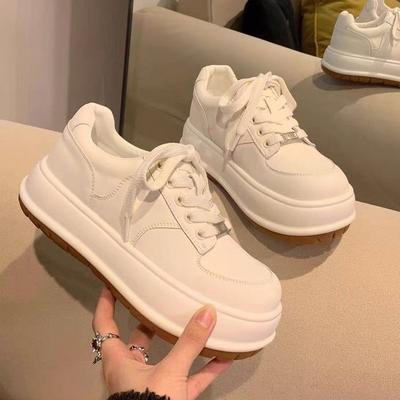 Dames kleine witte schoenen 2025 nieuw populair zomer licht en ademend verhoging dik zacht veelzijdig antislip casual sportschoenen