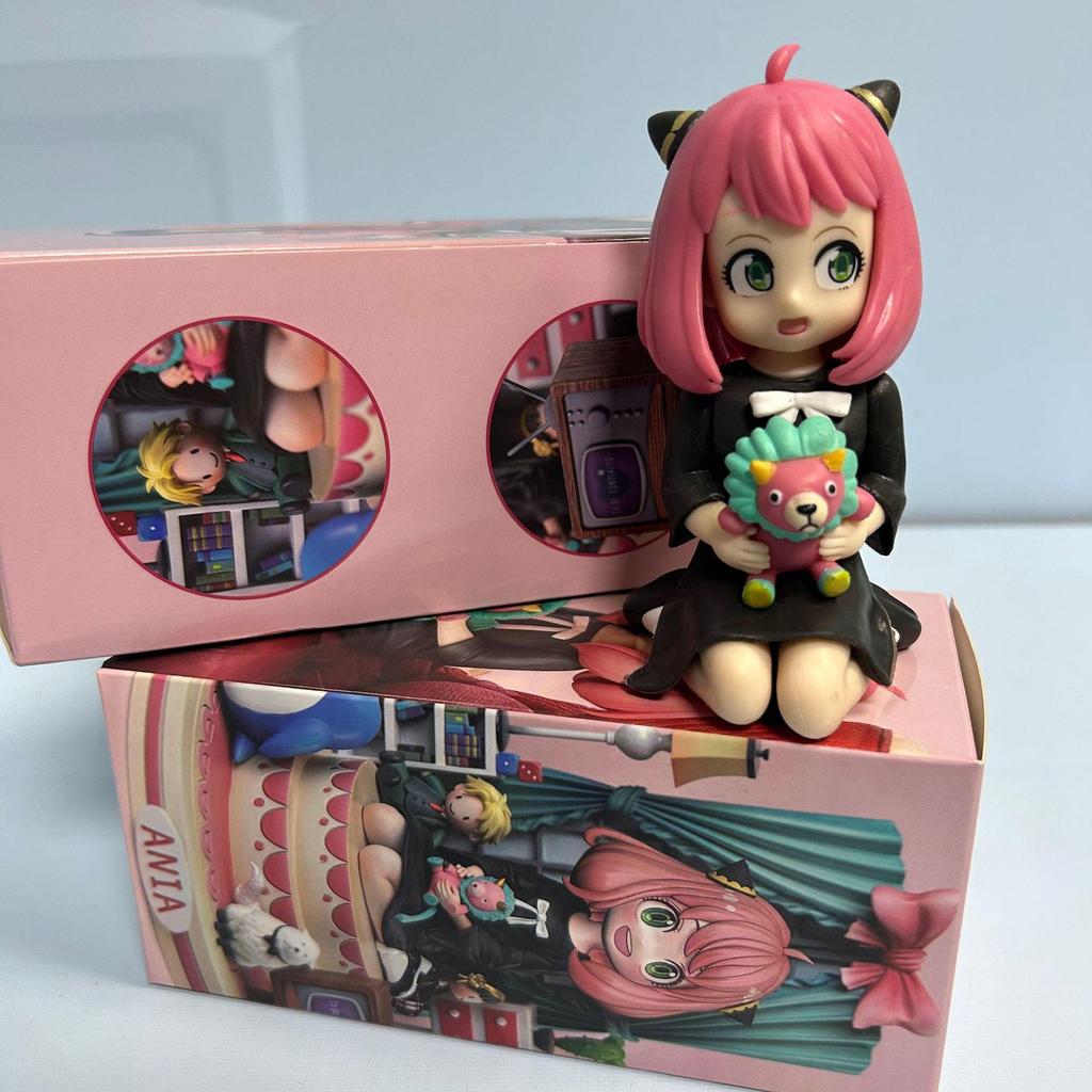 Spy House Animation: Aniya Sitting and Kneeling Models – Handcrafted Beautiful Girl Ornaments