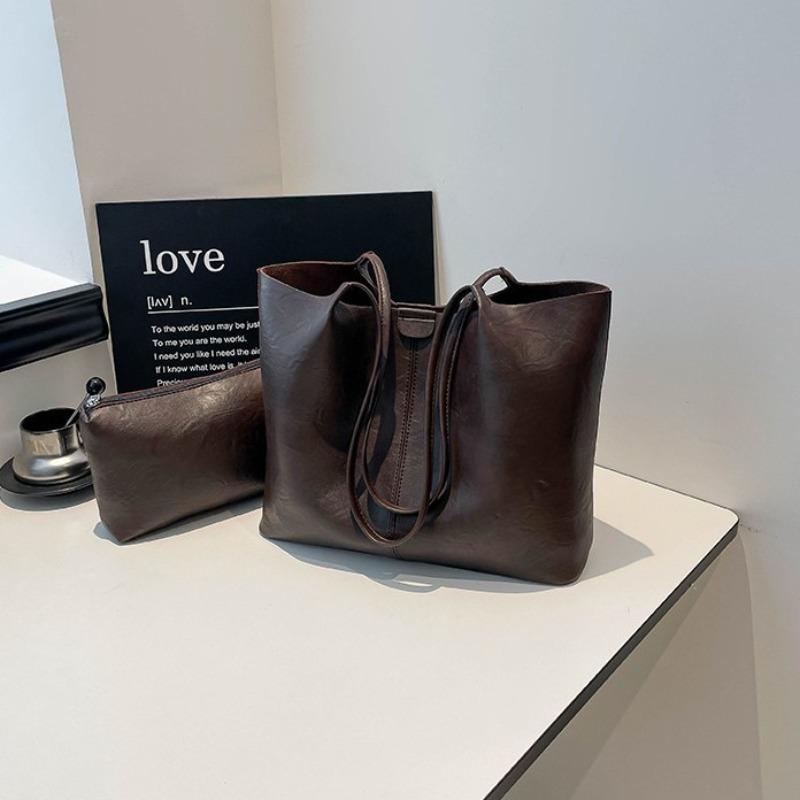 Large-capacity retro bag women's autumn and winter versatile new casual shoulder child and mother bag commuter tote bag