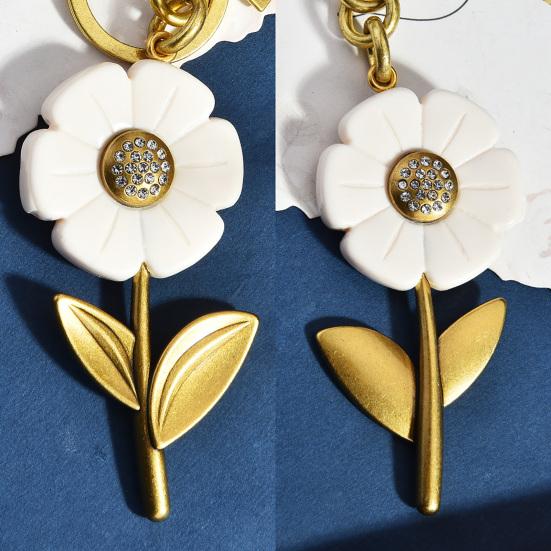 Keychain Pendant Sparkling Rhinestones Inlaid Flower Shape Key Chain with Lobster Clasp Hanging Design Keyring Backpack Accessory