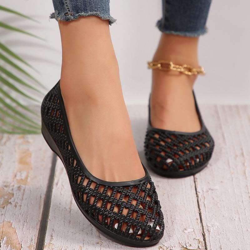 New Version Sandals for Women Wearing Anti-skid Thick Heels Hollowed Out Toe Caps Jelly Insets Trendy Single Shoes in Summer